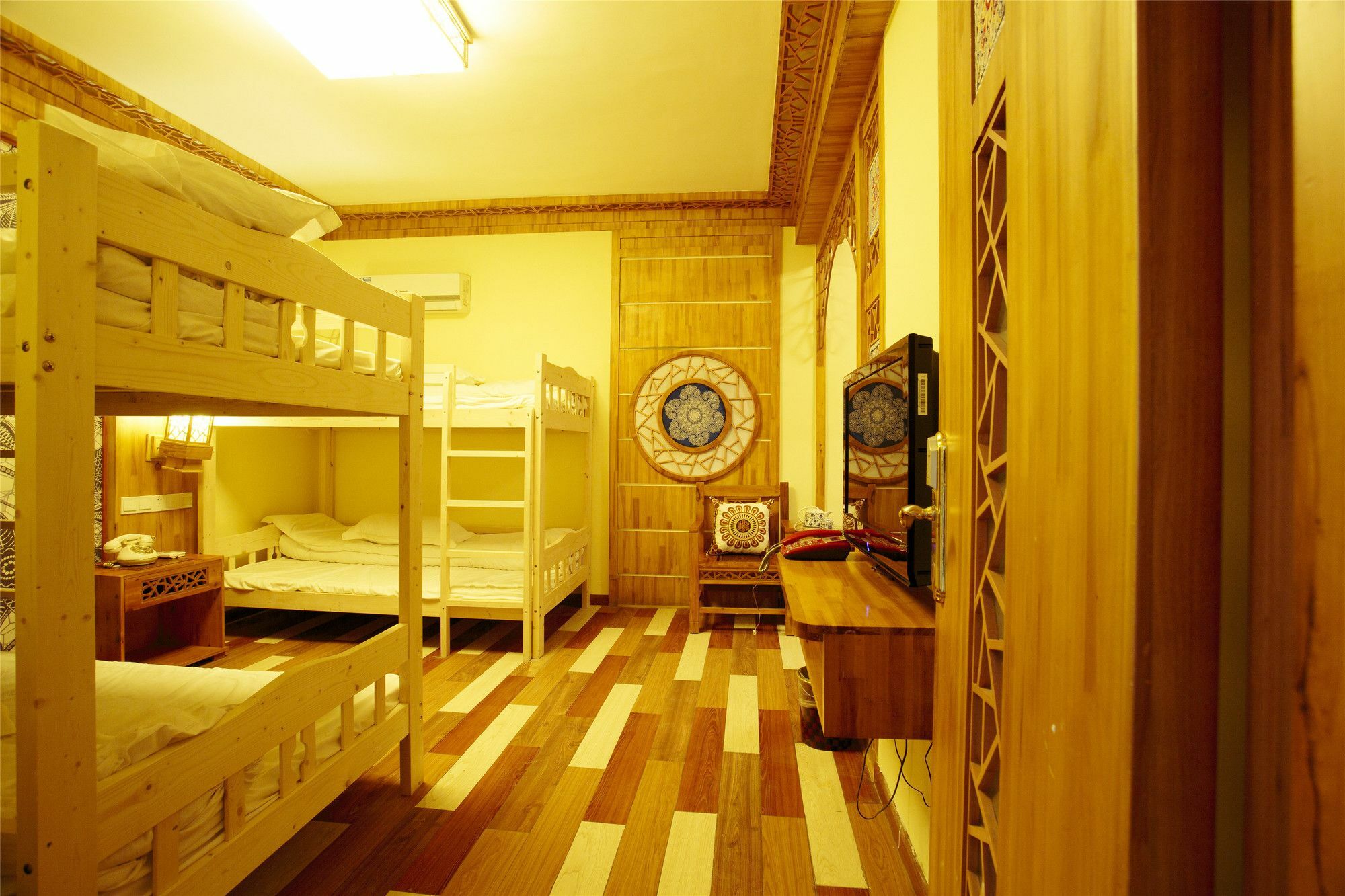 Chaqiyu Zhangjiajie 1982 Chujian International Youth Hostel מראה חיצוני תמונה